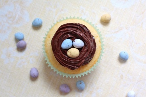 A Simple Easter Cupcake