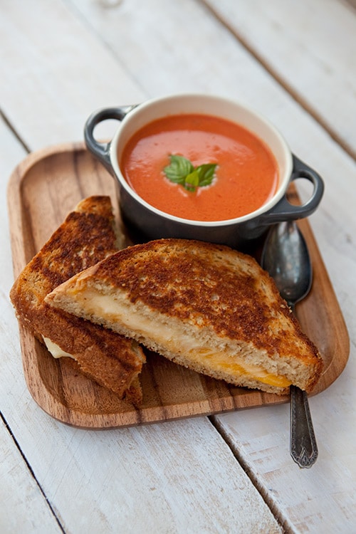 tomato-soup-bread