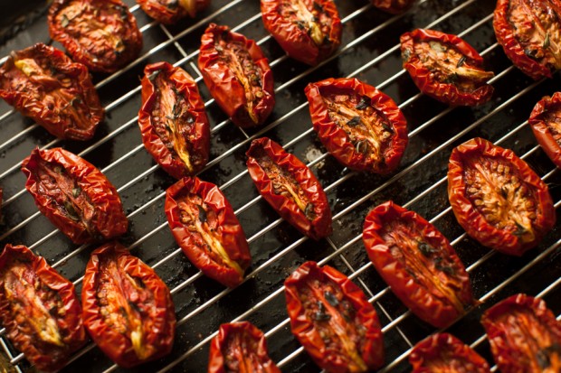 Preserving oven roasted tomatoes on simplebites.net