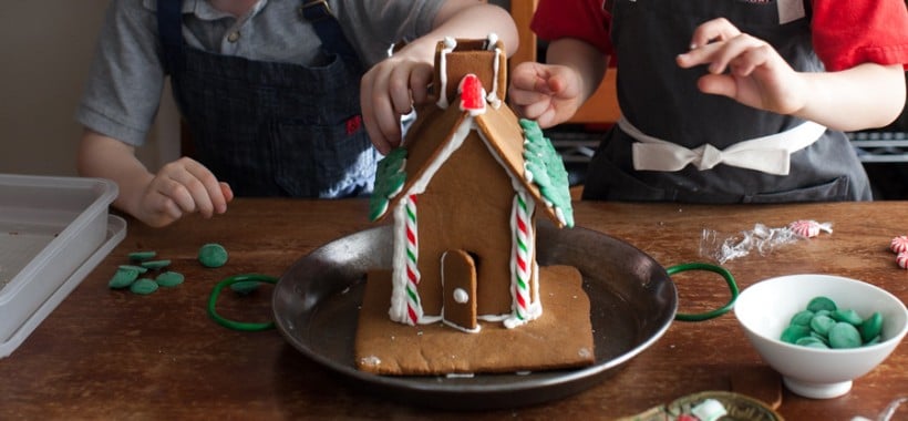 How to build a gingerbread house in 5 simple steps