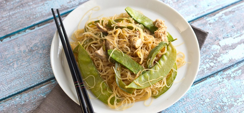 Stir Fried Noodles with Chicken and Snow Peas