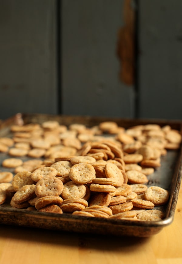 White Pepper & Parmesan Crackers :: Simple Bites #recipe #snack #crackers