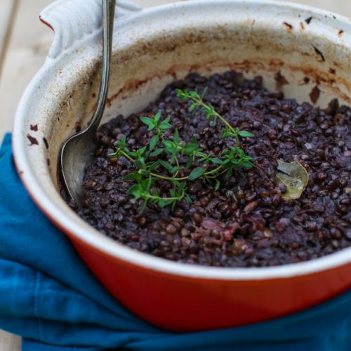 Eat Seasonal: Beet Braised Lentils with Thyme and Apples