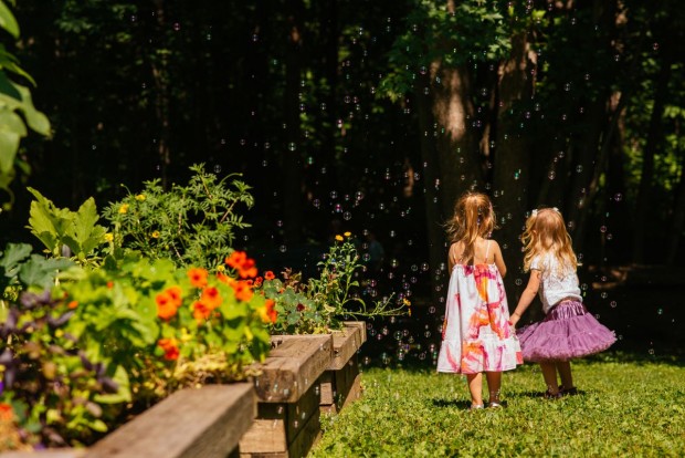 Tips for outdoor entertaining and keeping the kids happy || Simple Bites #entertaining #kids 