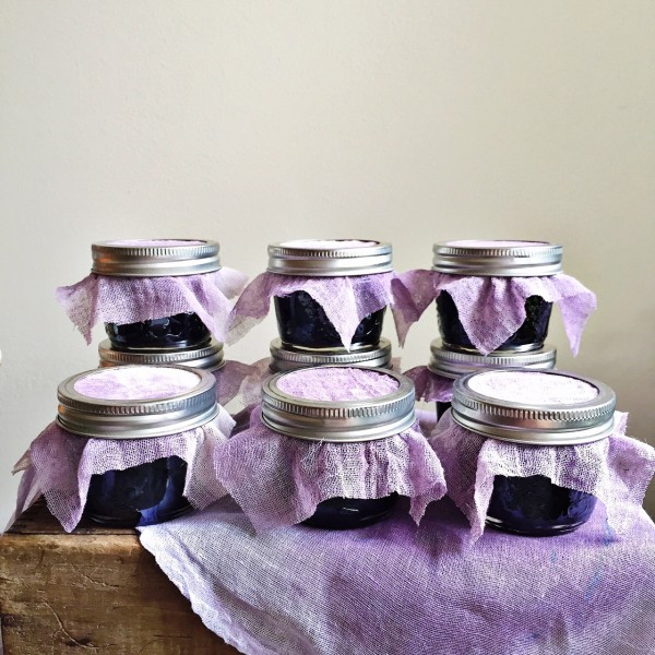 Grap jelly jars with 'dyed' purple jelly cloth