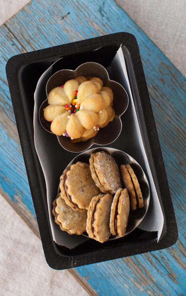 How to style a holiday cookie tray - Simple Bites