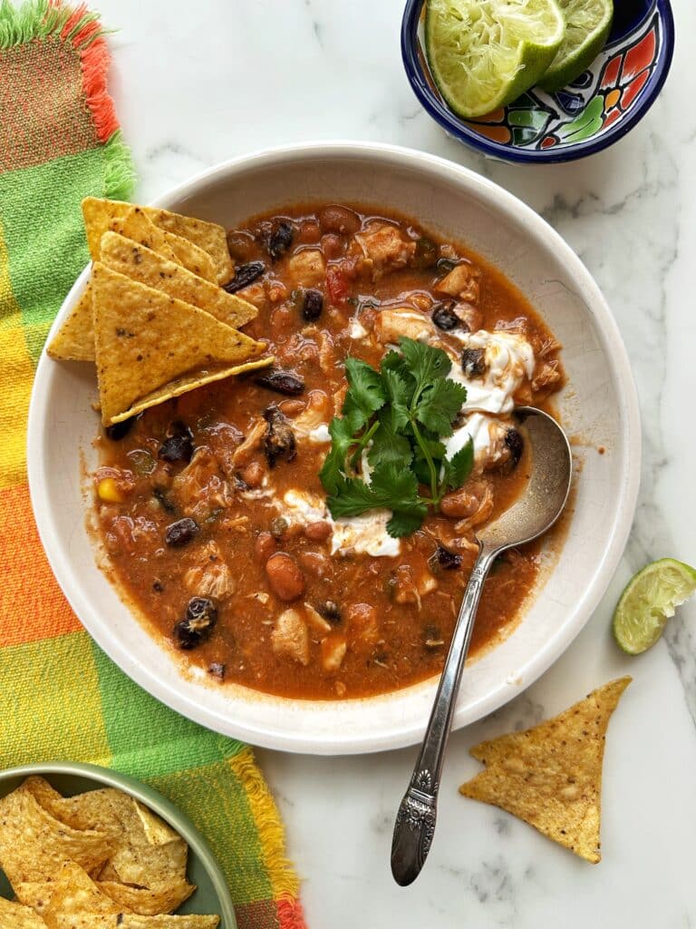 Simple Slow Cooker Chicken Chili